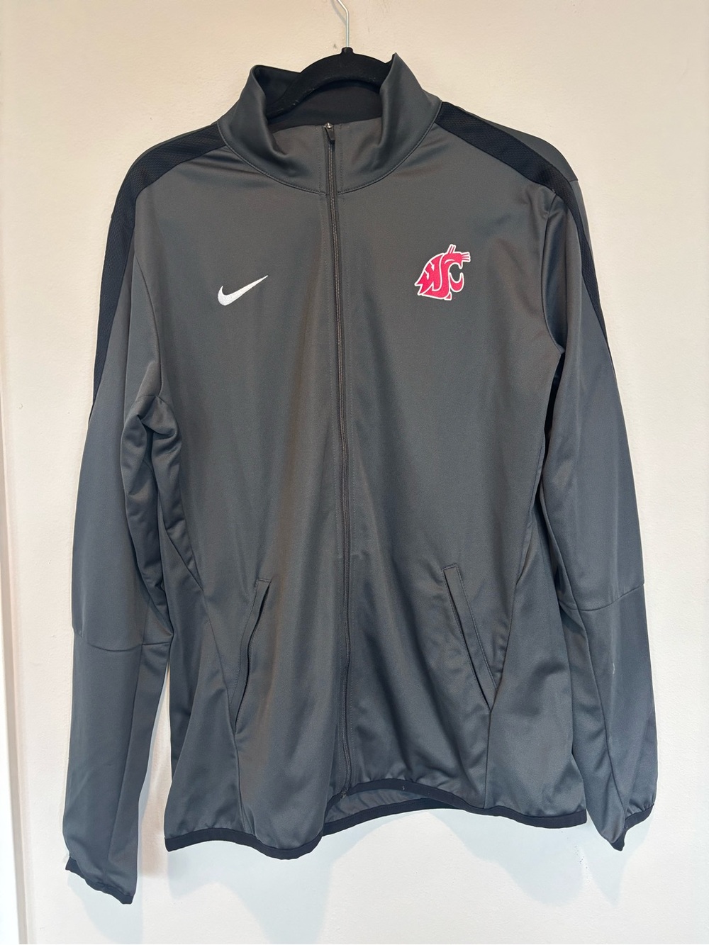 Nike WSU Men's Gray Full-Zip Training Jacket with Red Logo Accent